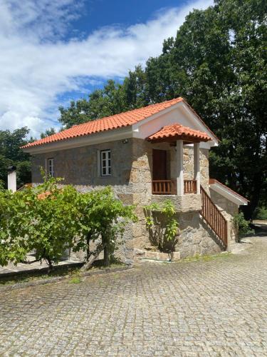 Quinta da Cavada Casa da Tertúlia — 4-Star Luxury Hotel in Vouzela, Portugal