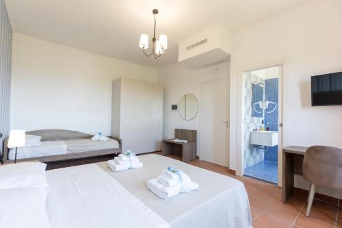 Villa Alessandra — 4-Star Luxury Hotel in Campagna, Italy