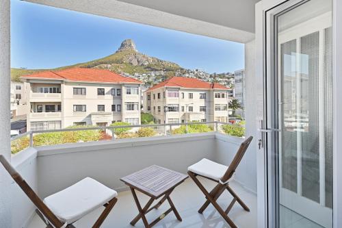 Bantry Bay Apartment with Amazing Views and a Short Walk to the Beach — 4-Star Luxury Hotel in Cape Town, South Africa