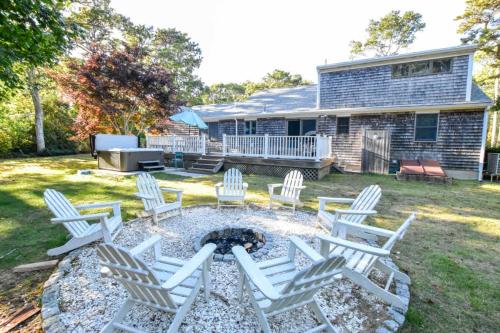 Hot Tub 1 Mile To Swimming On Long Pond — Brewster