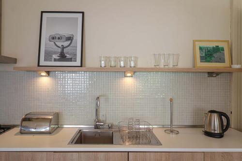 Bright 3BR Apartment in Old Tbilisi by Wehost