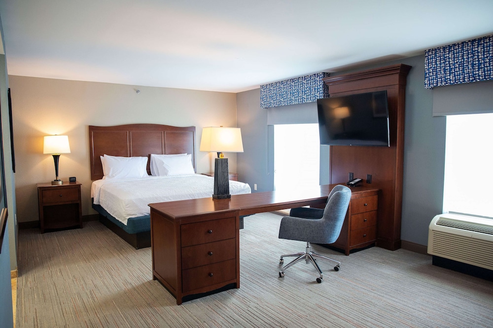 Hampton Inn & Suites Jacksonville - photo 20