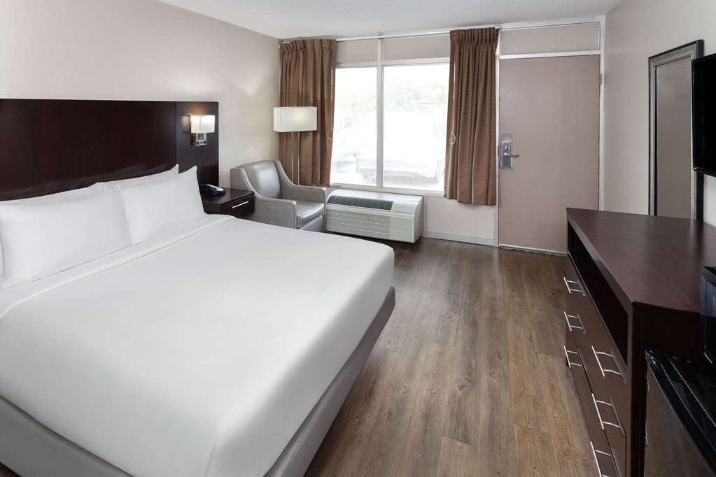 Days Inn by Wyndham Melbourne - photo 25