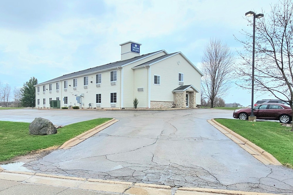 Cobblestone Inn & Suites Clintonville - photo 61