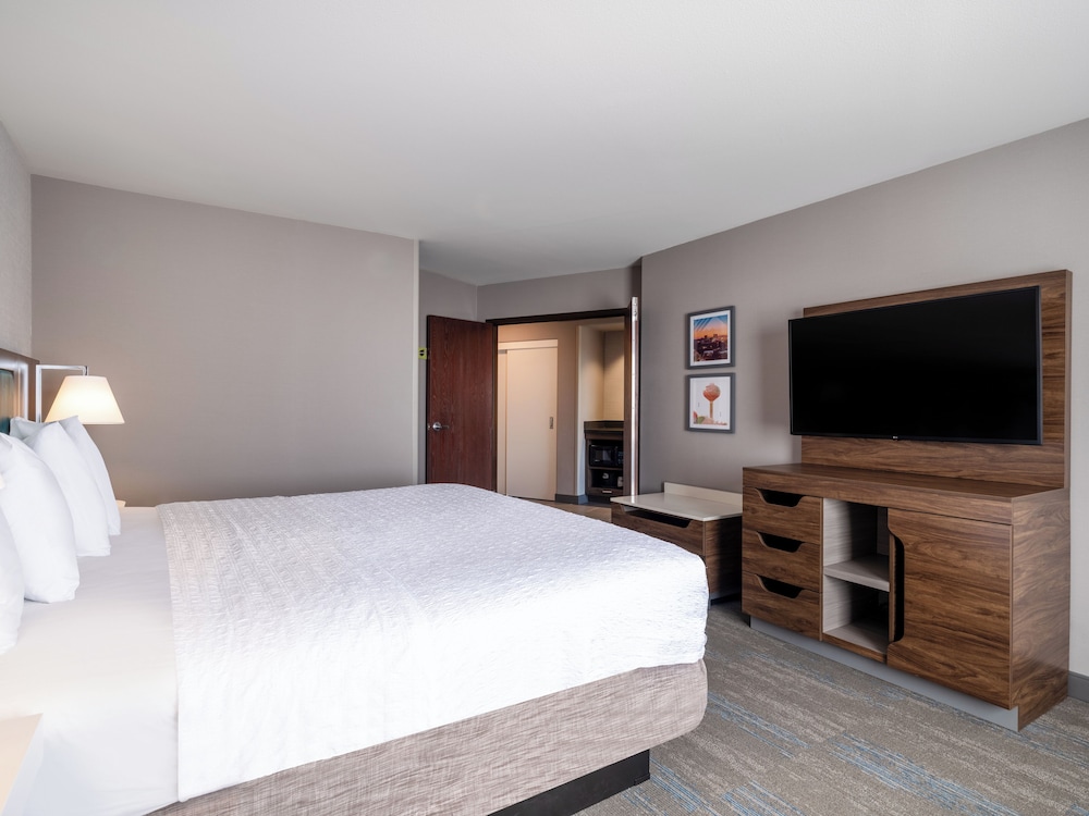 Hampton Inn & Suites Boise Meridian - photo 27