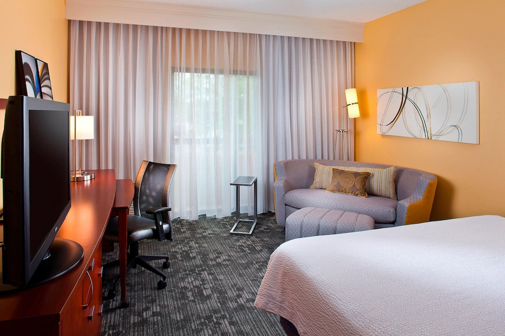 Courtyard by Marriott Huntsville University Drive - photo 6