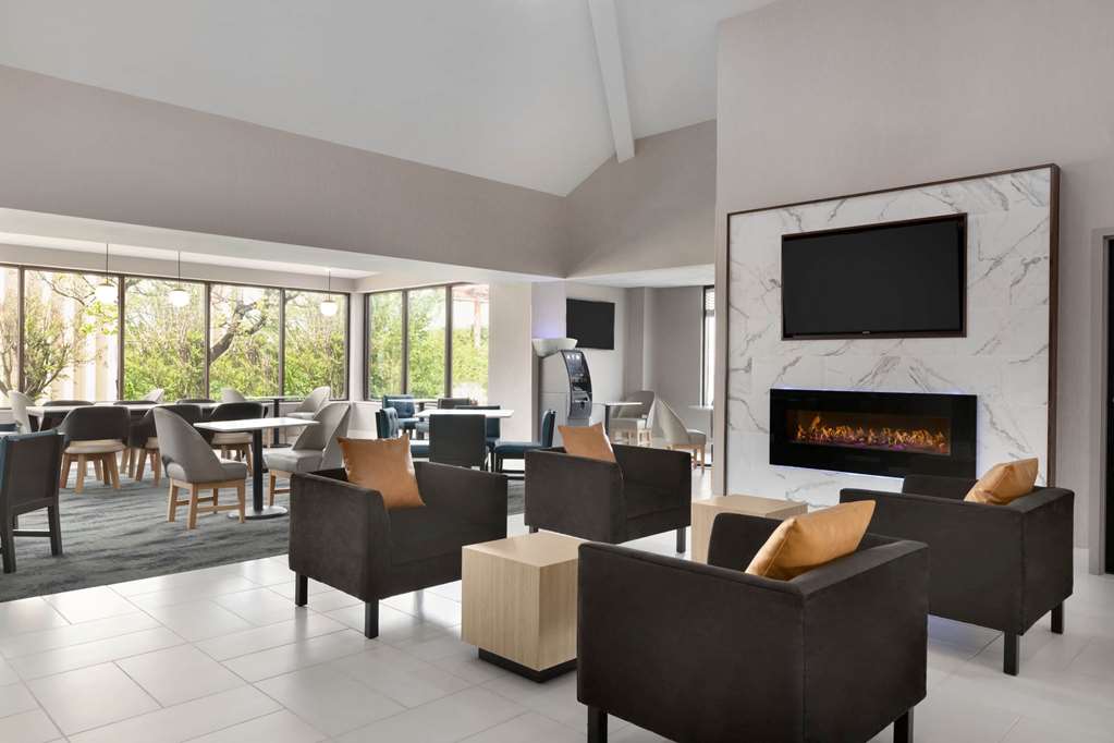 La Quinta Inn & Suites by Wyndham Dothan - photo 11