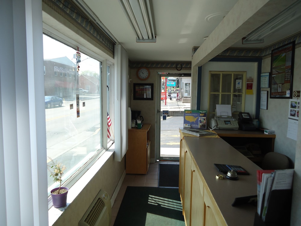 Budget Host Inn Somerset - photo 3