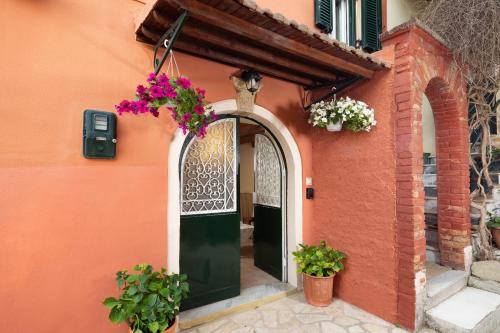 Lemon Tree House — 4-Star Luxury Hotel in None, Greece