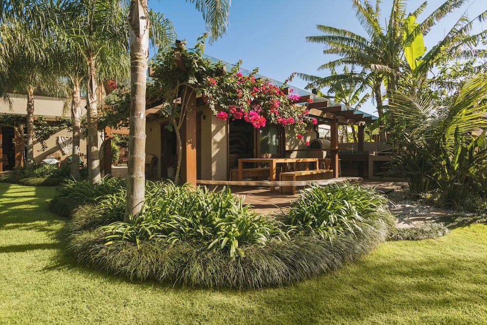 Santi Sabai Ibira Um Refúgio às Margens da Lagoa in Imbituba, Brasil