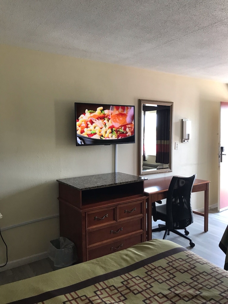 Big Spring Inn - photo 12