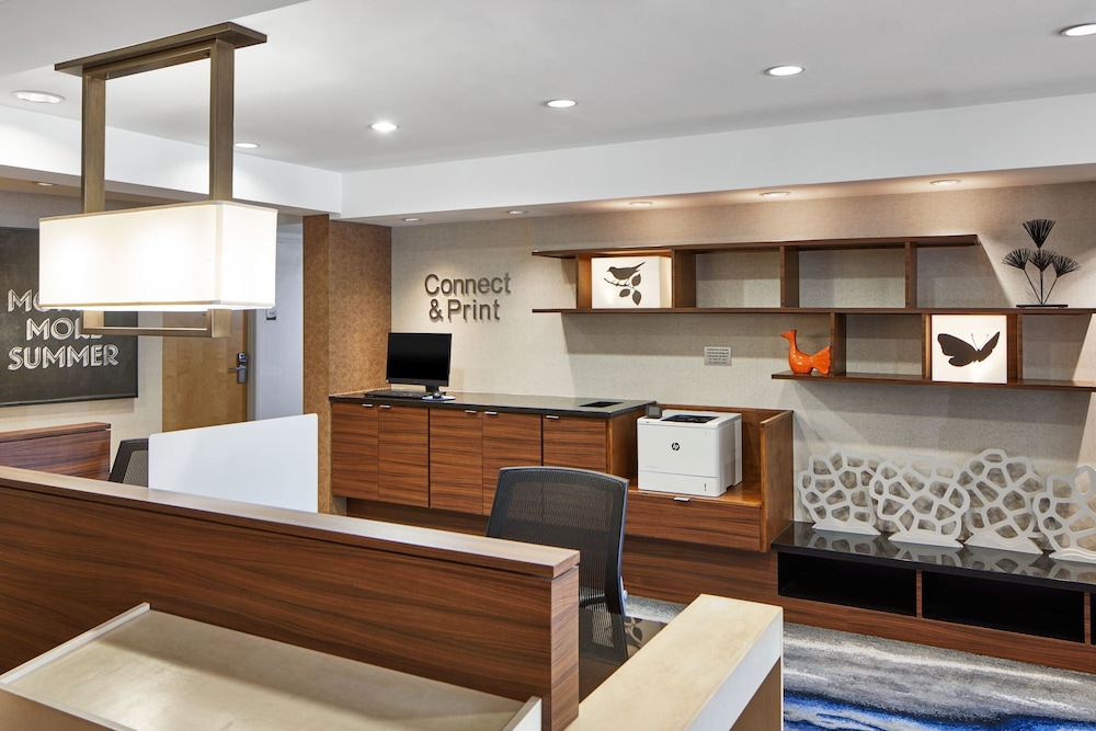 Fairfield Inn and Suites Gainesville - photo 16
