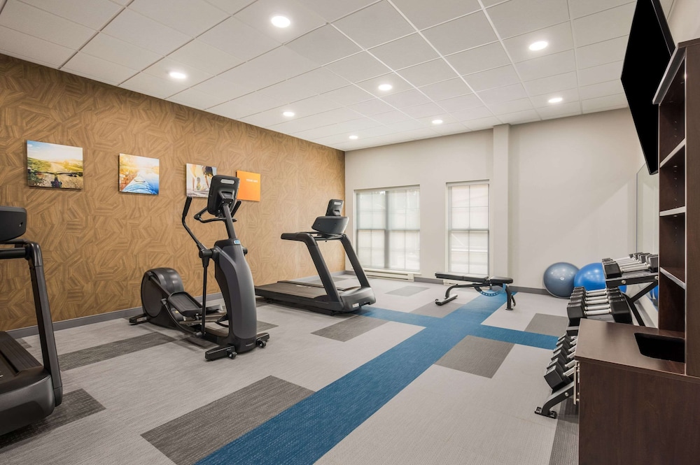 Comfort Inn & Suites Gaylord - photo 32