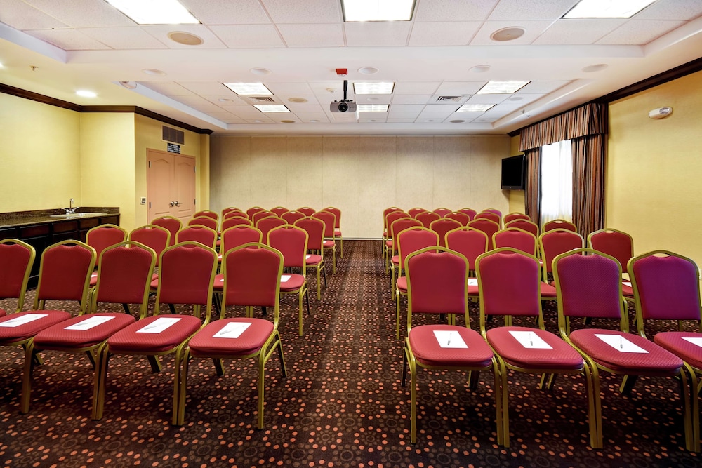 Hampton Inn & Suites Folsom - photo 67