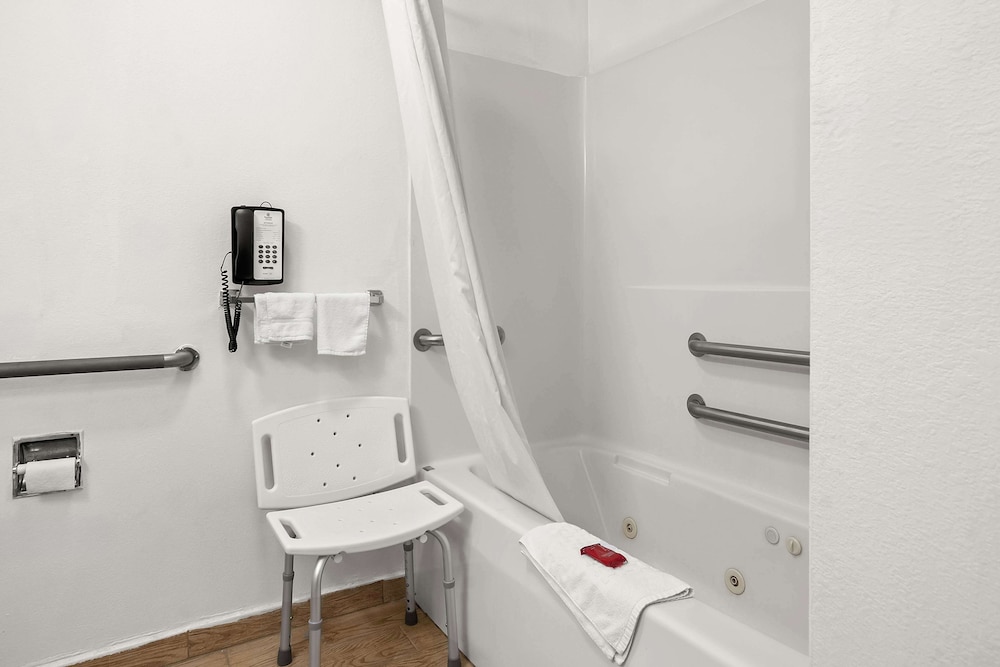 SureStay Plus Hotel by Best Western Bettendorf - photo 22