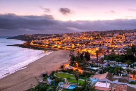 Amazing Penthouse Panoramic Sea View & Tikki Bar on Private Terrasse — 4-Star Luxury Hotel in Luz, Portugal