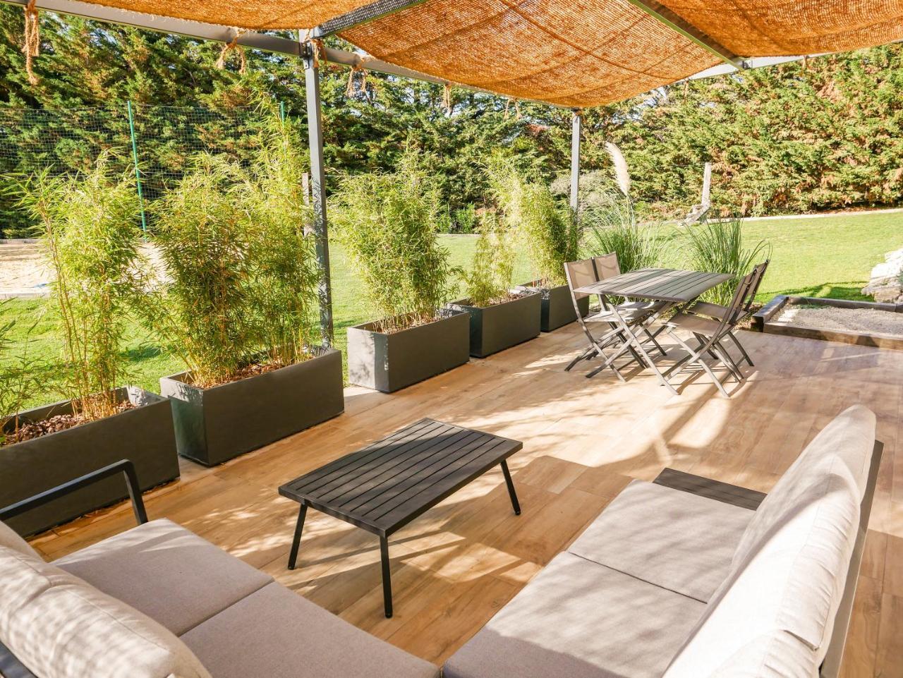 La Source Gite En Drome Provencale Allan — 4-Star Luxury Hotel in Allan, France