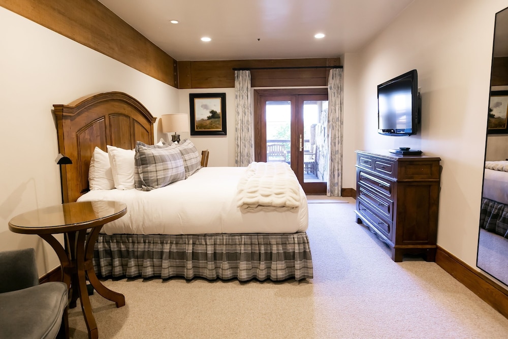 Luxury Four Bedroom Suite with Three Hot Tubs 4 Apartment Hotel by RedAwning - photo 6