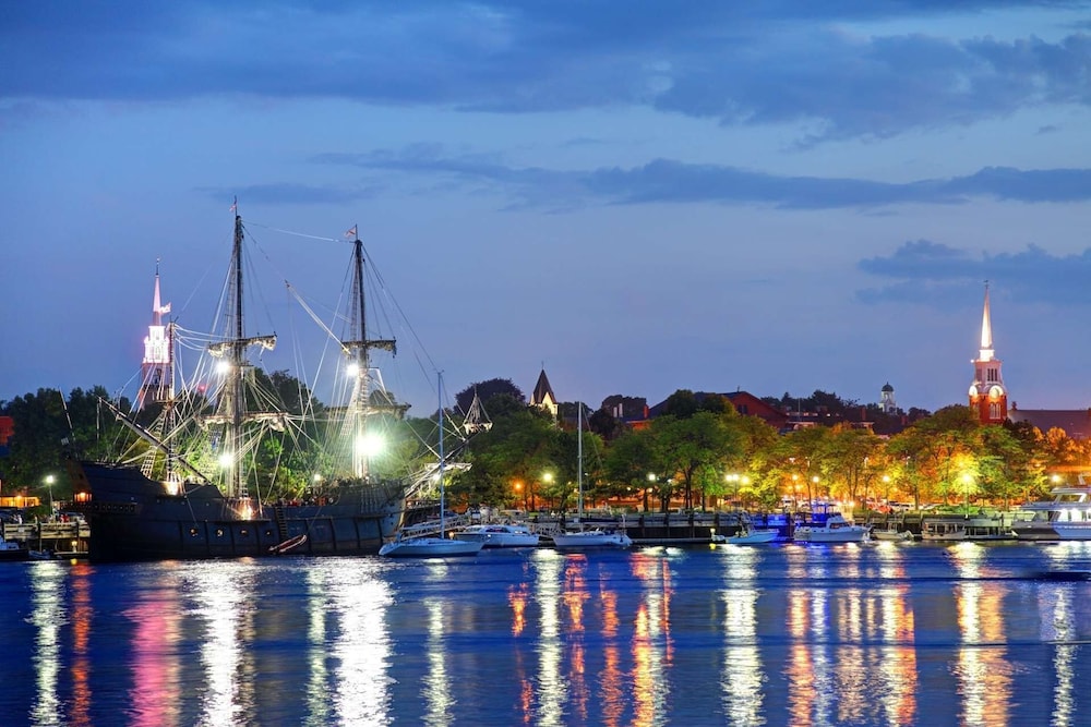 Cloud Break in Newburyport, United States