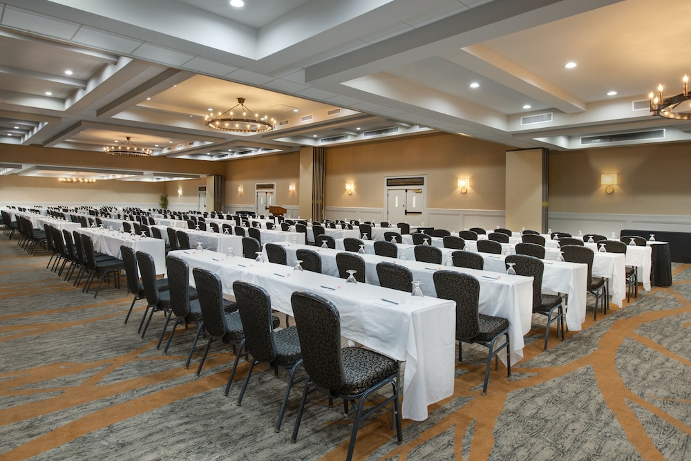 Crowne Plaza Resort Asheville by IHG - photo 50