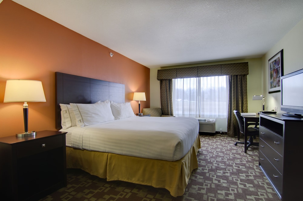 Holiday Inn Express Hotel & Stes Kansas City Sports Complex by IHG - photo 25