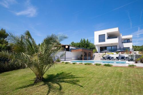 Villa Pergosa — 4-Star Luxury Hotel in Medulin, Croatia