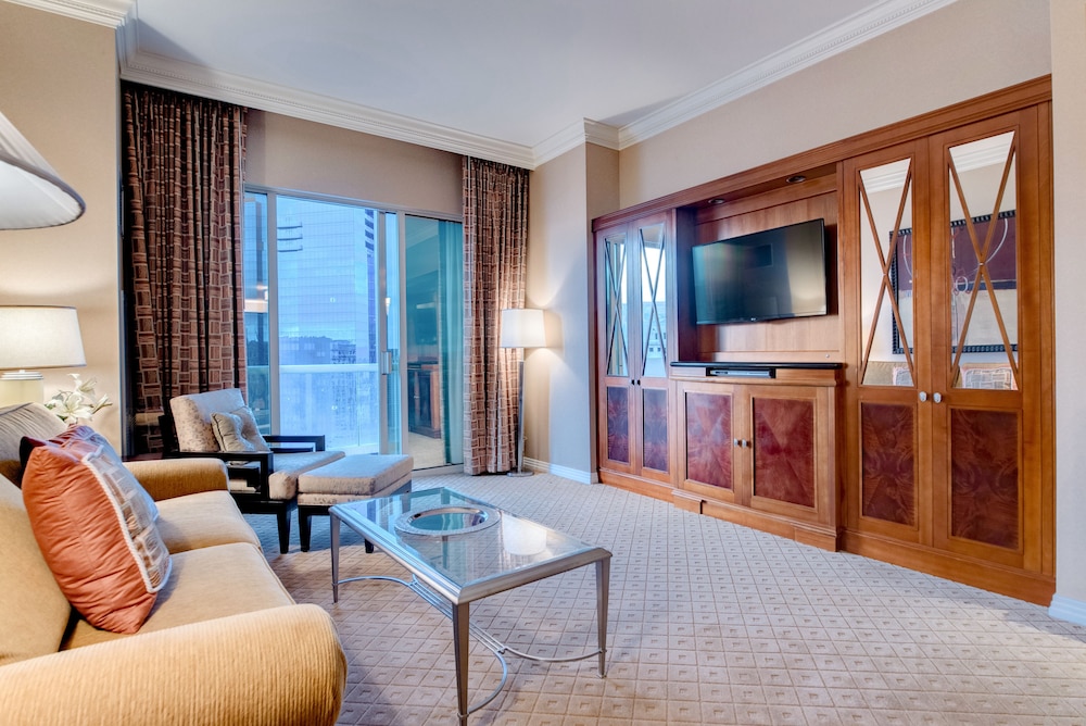 StripViewSuites at Signature - photo 127
