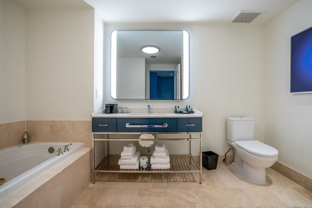 Fontainebleau Miami Beach Private Luxury Suites - photo 305