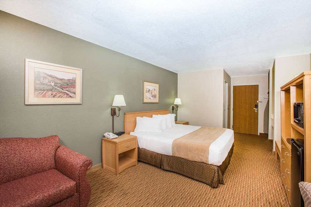 Ramada by Wyndham Spirit Lake Okoboji - photo 11