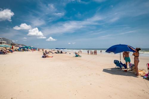 Absolute Beach by Oak Island Accommodations - photo 16