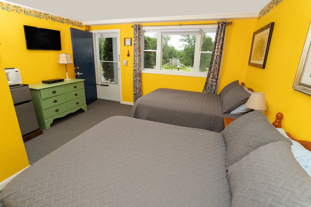 Governors Rock Motel - photo 9