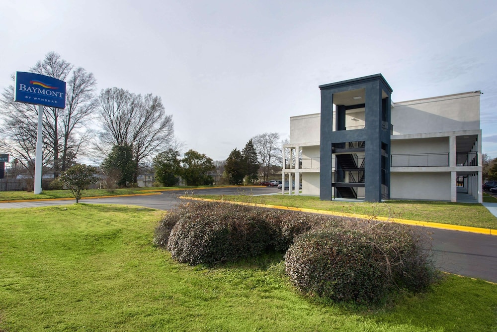 Baymont by Wyndham Charlotte University - photo 23