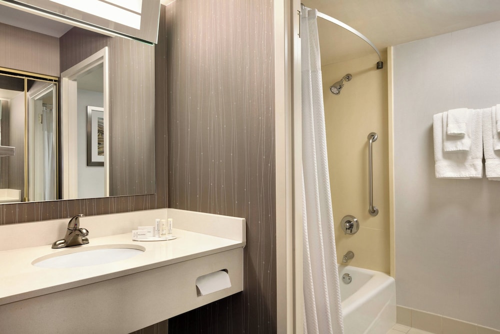 Courtyard by Marriott Tysons McLean - photo 16