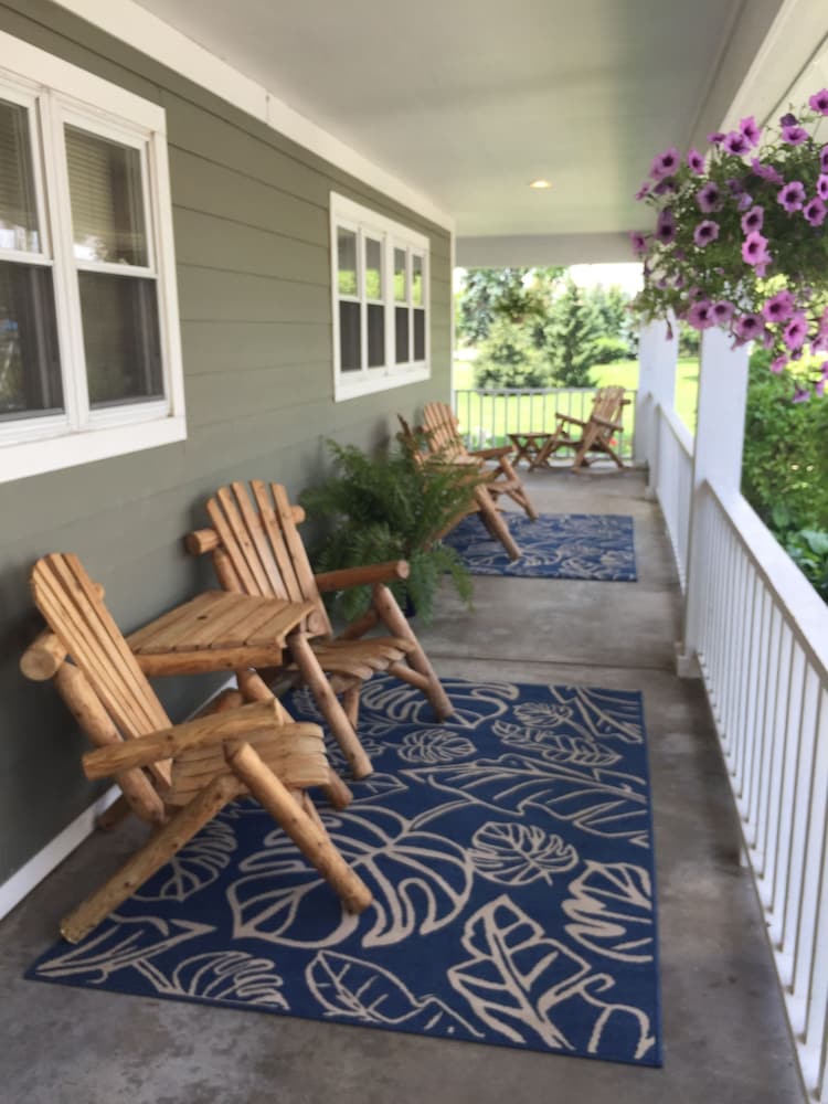 Ivy Court Inn & Suites - photo 39
