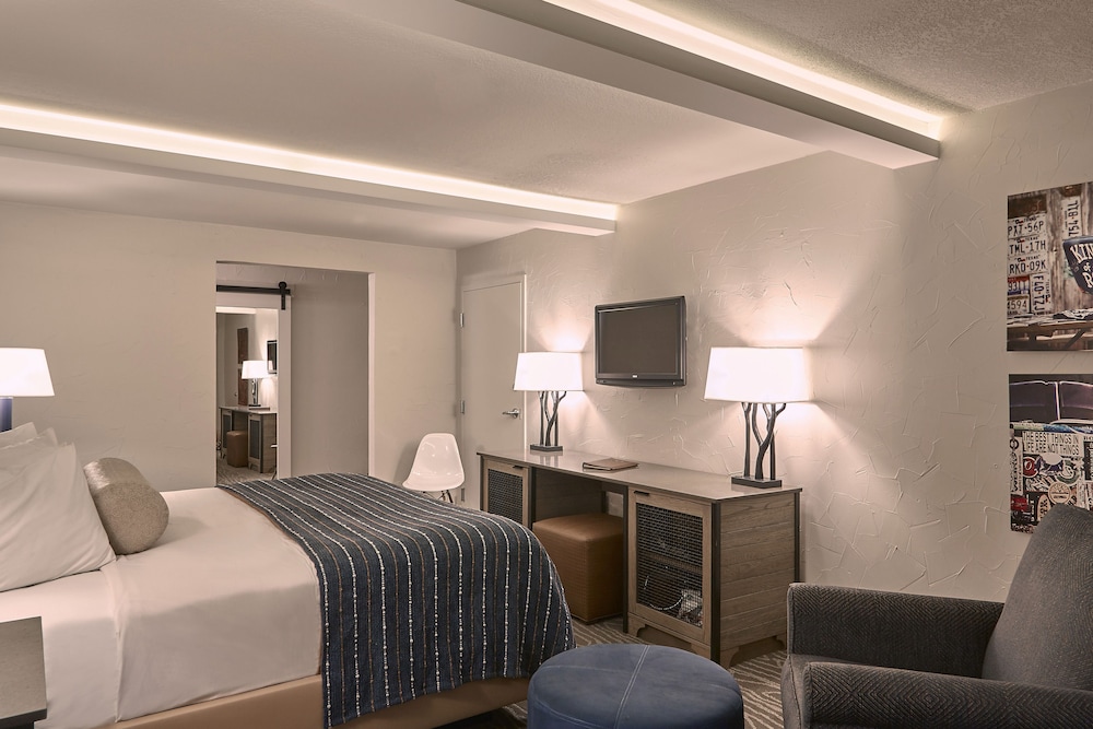 Fredericksburg Inn & Suites - photo 25