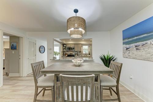 Sea Grape Inn 7 Beachfront Property — 4-Star Luxury Hotel in Longboat Key, United States