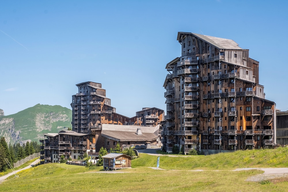 Résidence Pierre & Vacances Premium L'Amara — 5-Star Luxury Hotel in Morzine, France