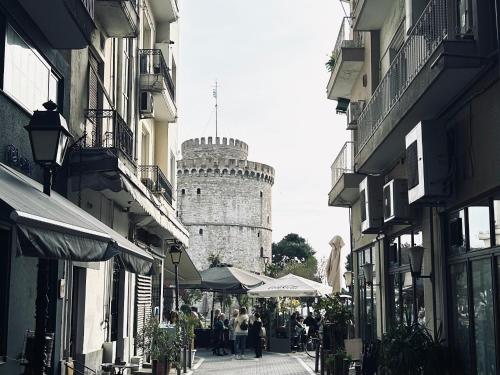 Elegant Downtown Studio by White Tower in Thessaloniki, Greece