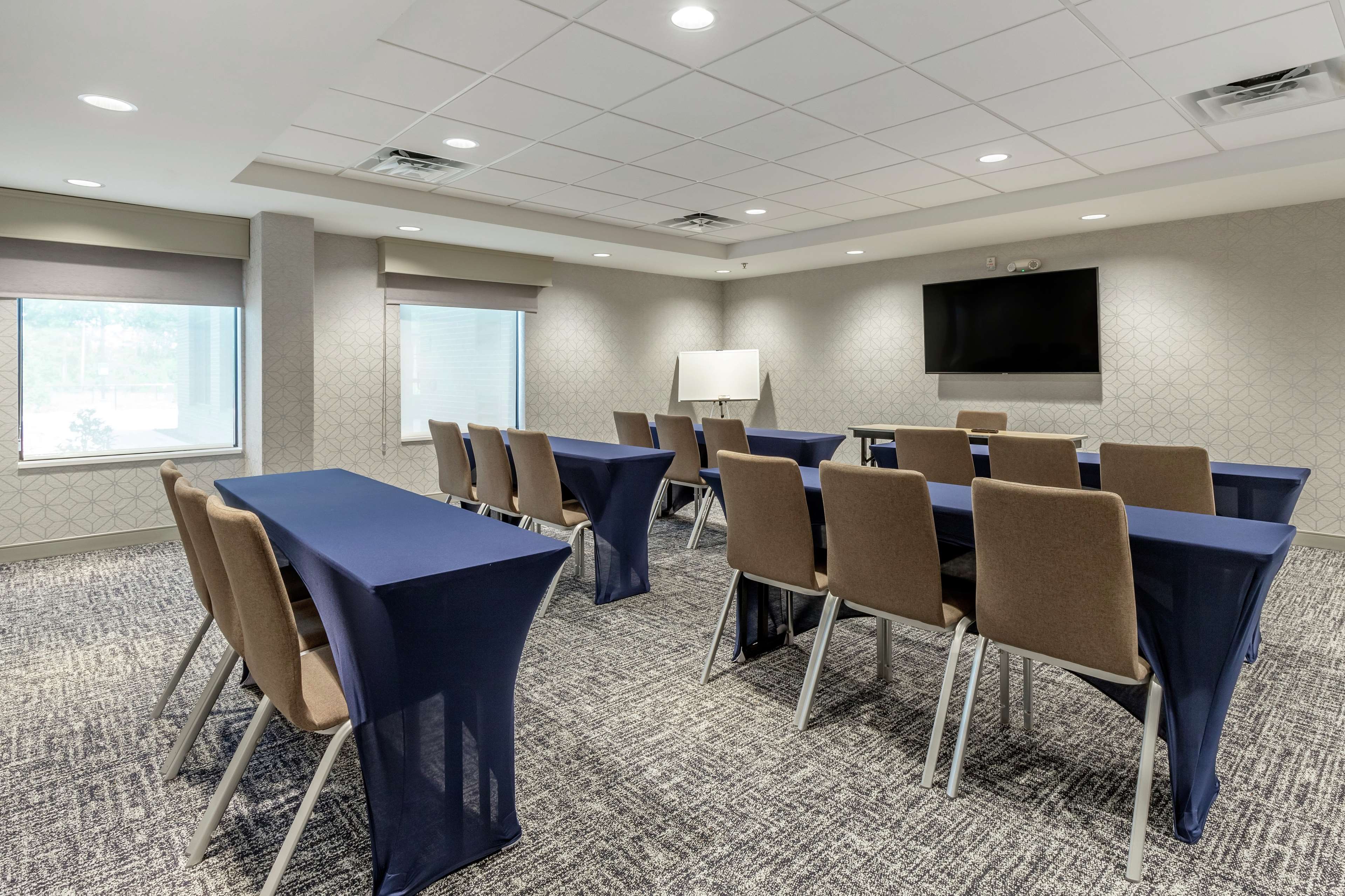 Hampton Inn Camden - photo 19