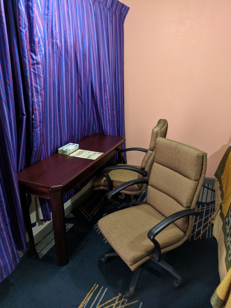 La Hacienda Motel - photo 54