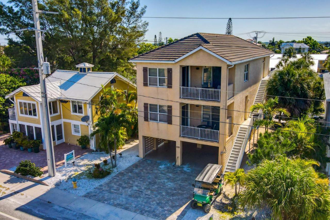 Tropical Daze Upper in Bradenton Beach, United States