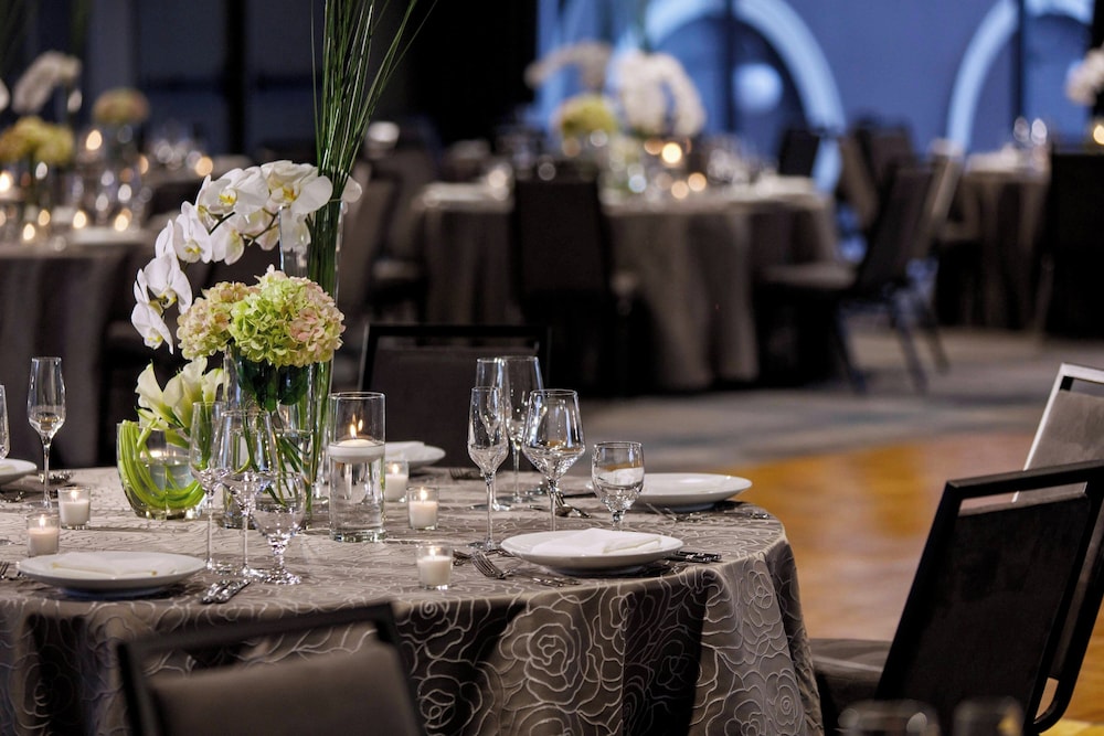 Renaissance Reno Downtown Hotel & Spa - photo 55