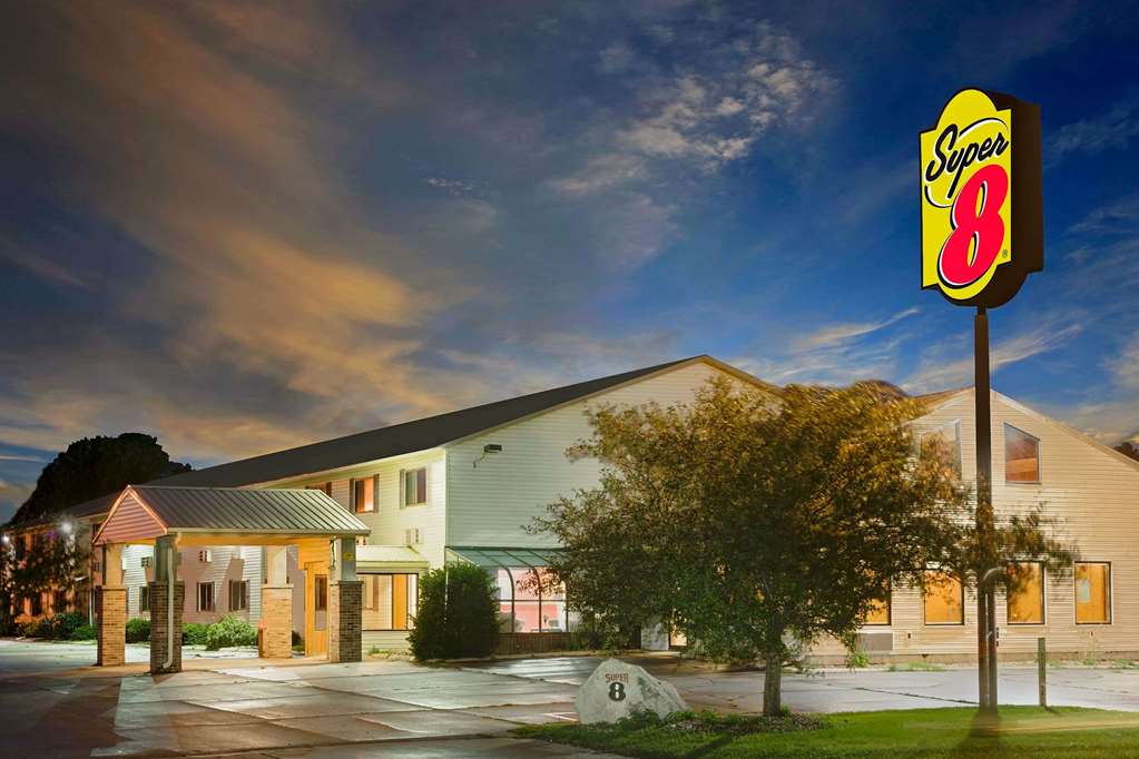 Super 8 by Wyndham Iowa Falls - featured photo