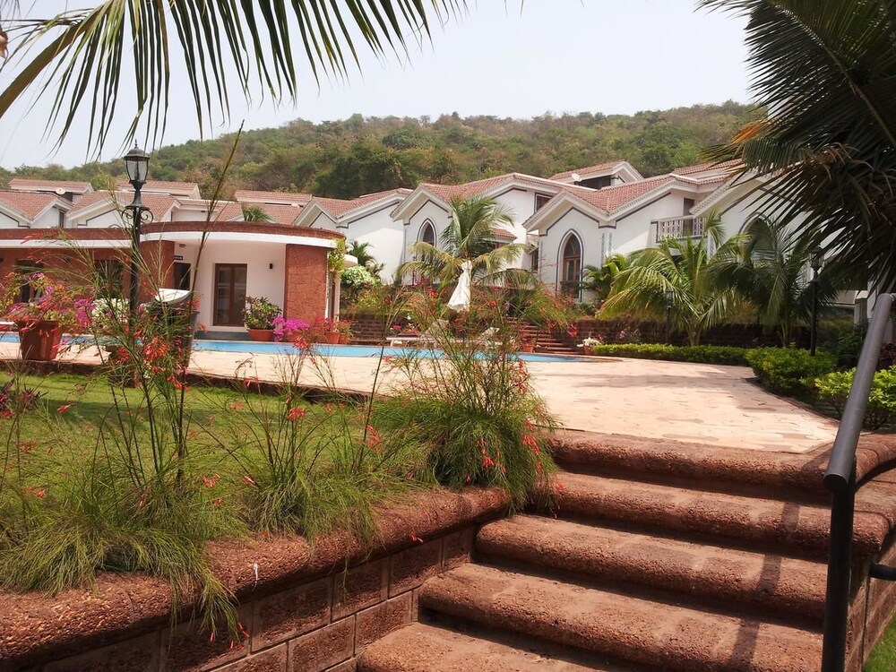 Paradise A Pleasant Stay In Arpora — Marmagao