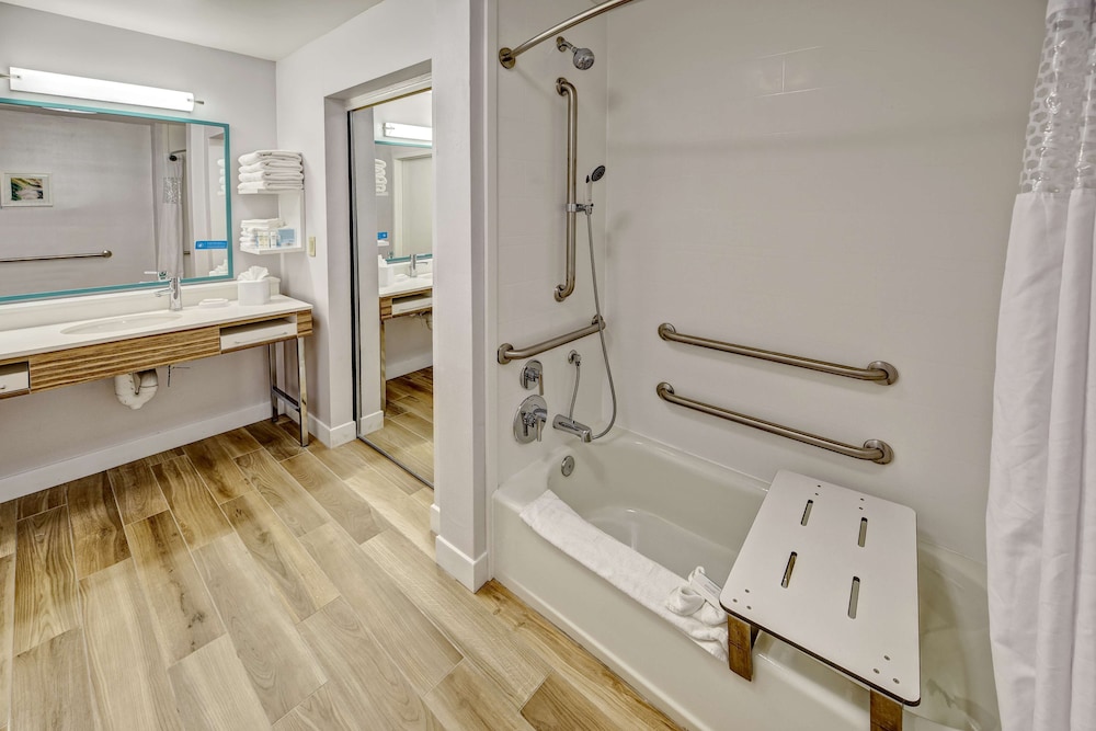 Hampton Inn & Suites Fort Myers Estero FGCU - photo 32