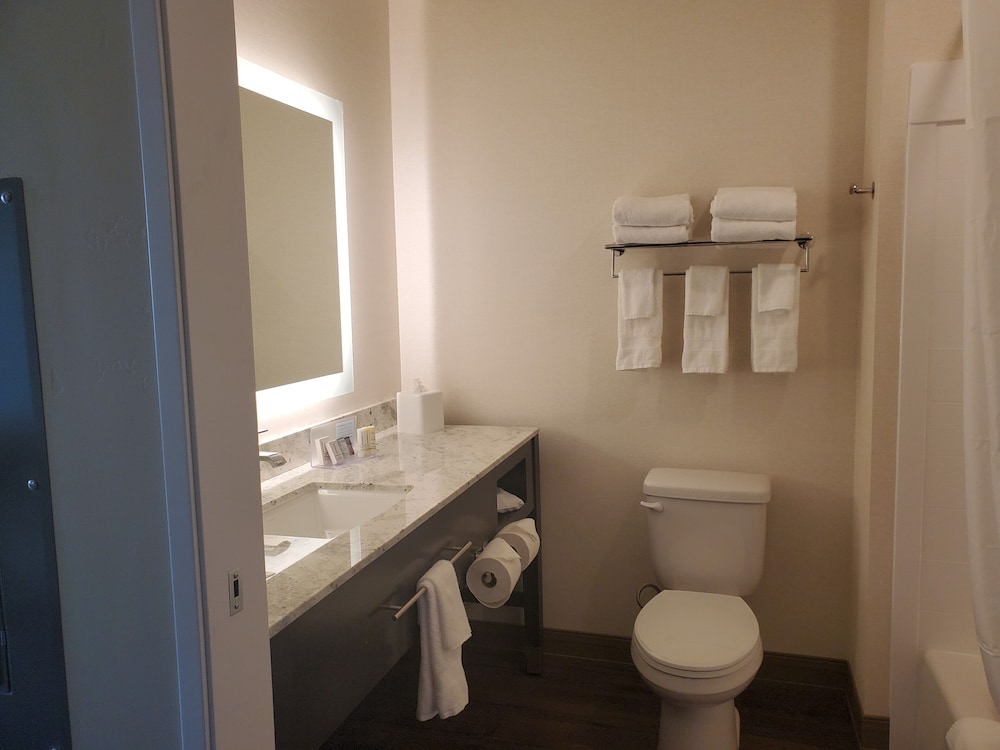 Simple Suites Boise Airport - photo 16