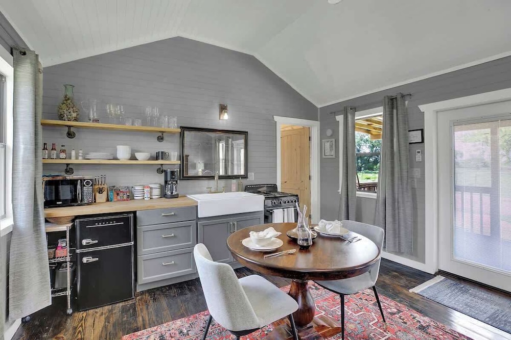 3 Acres of Luxury and Views in Fred Wine Country - photo 11