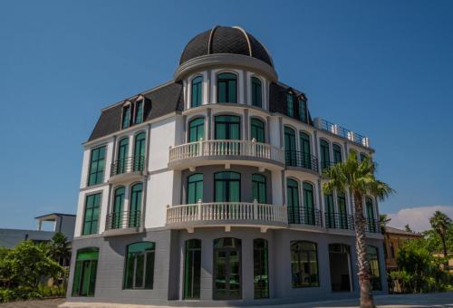 Twins in Unknown City, Georgia