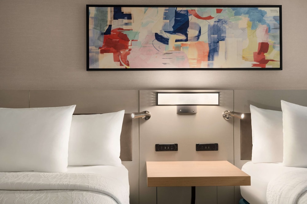 Hilton Garden Inn Tysons Corner - photo 10