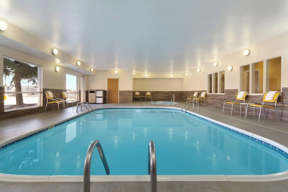 Fairfield Inn & Suites Bismarck North - photo 17